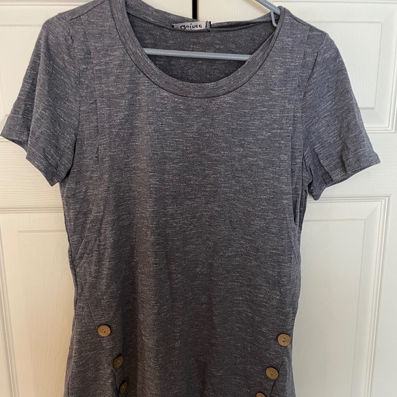 Quinee Women's Button Side Maternity Nursing Tops - Picture 1 of 3